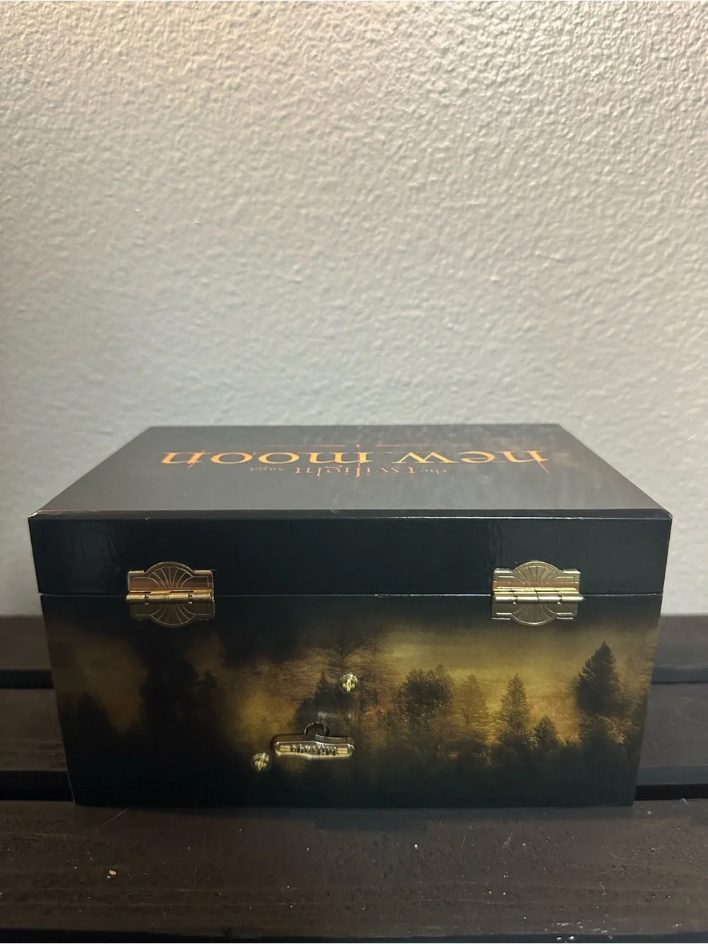 The Twilight Saga New Moon Music Jewelry Box - Black and Gold